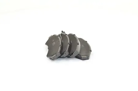 BSG BSG25200009 Колодки торм.передние с датчиками