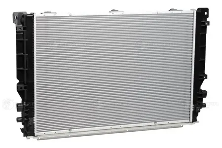 LUZAR LRC0323 Радиатор охлаждения ГАЗель-Next Evotech 2.7i (паяный)