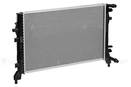 LUZAR LRC18BN Радиатор охлаждения VW Golf (08-) Skoda Octavia (04-) (жидк. интеркул.)