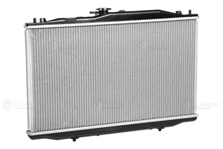 LUZAR LRC231BB Радиатор охлаждения Accord (02-) 2.4i AT