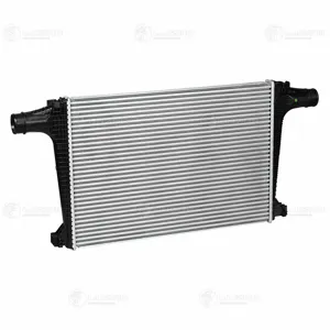 LUZAR LRIC1806 Интеркулер VAG Q7Q8 Touareg 15-