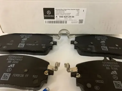 MERCEDES BENZ 0004202404 Колодки торм.передние