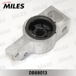 MILES DB68013 Сайлентблок рычага пер. подвески VW Passat , Tiguan с кронштейном