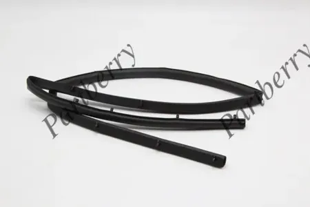 PARTBERRY PB501503 Уплотнитель Mitsubishi PAJERO -21 капота задн.