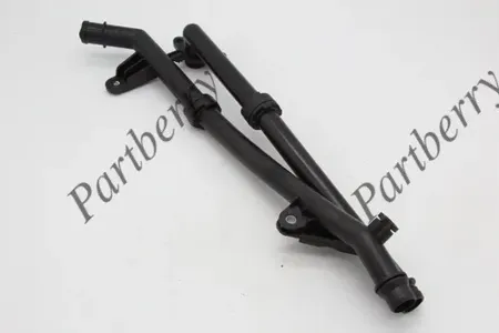 PARTBERRY PB590112 Патрубок MB W204,W212 C207 -16 системы охлаждения