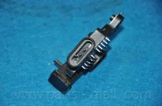 PARTS MALL PXPBC011 Регулятор генератора Chevrolet Epica (V250) 93744610