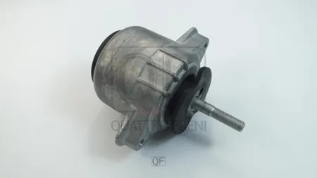 QUATTRO FRENI QF00A00687 Подушка двигателя  R