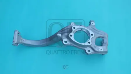 QUATTRO FRENI QF00D00021 Кулак поворотный Audi A5 -11 перед.прав.