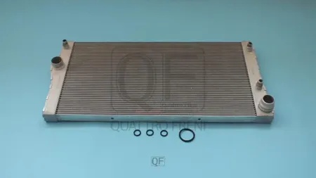 QUATTRO FRENI QF55A00064 Радиатор двигателя BMW 5(F07)